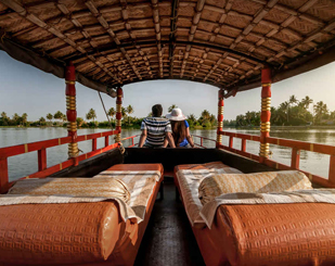 Munnar, Thekkday, Alleppey & Varkala Tour package 